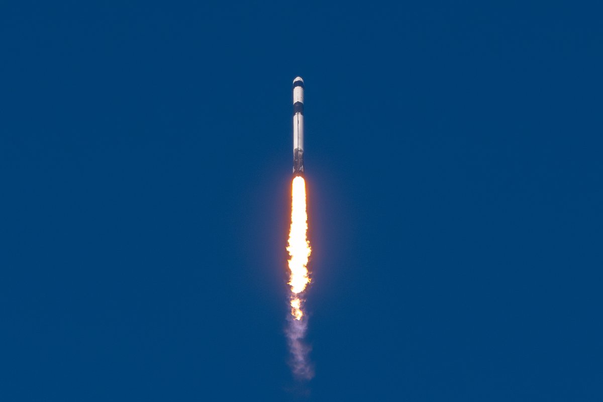 SLDelta45's tweet photo. What do you get when you mix members of Space Launch Delta 45 and a rocket launch? π€
π MISSION SUCCESS! π
This was the first time the Dragon 2 capsule was launched from SLC-40. π
@Spaceforcedod | @ussf_ssc
#SpaceLaunch #SpaceDominance #SpeedofSpace https://t.co/DbYz3jIHBF