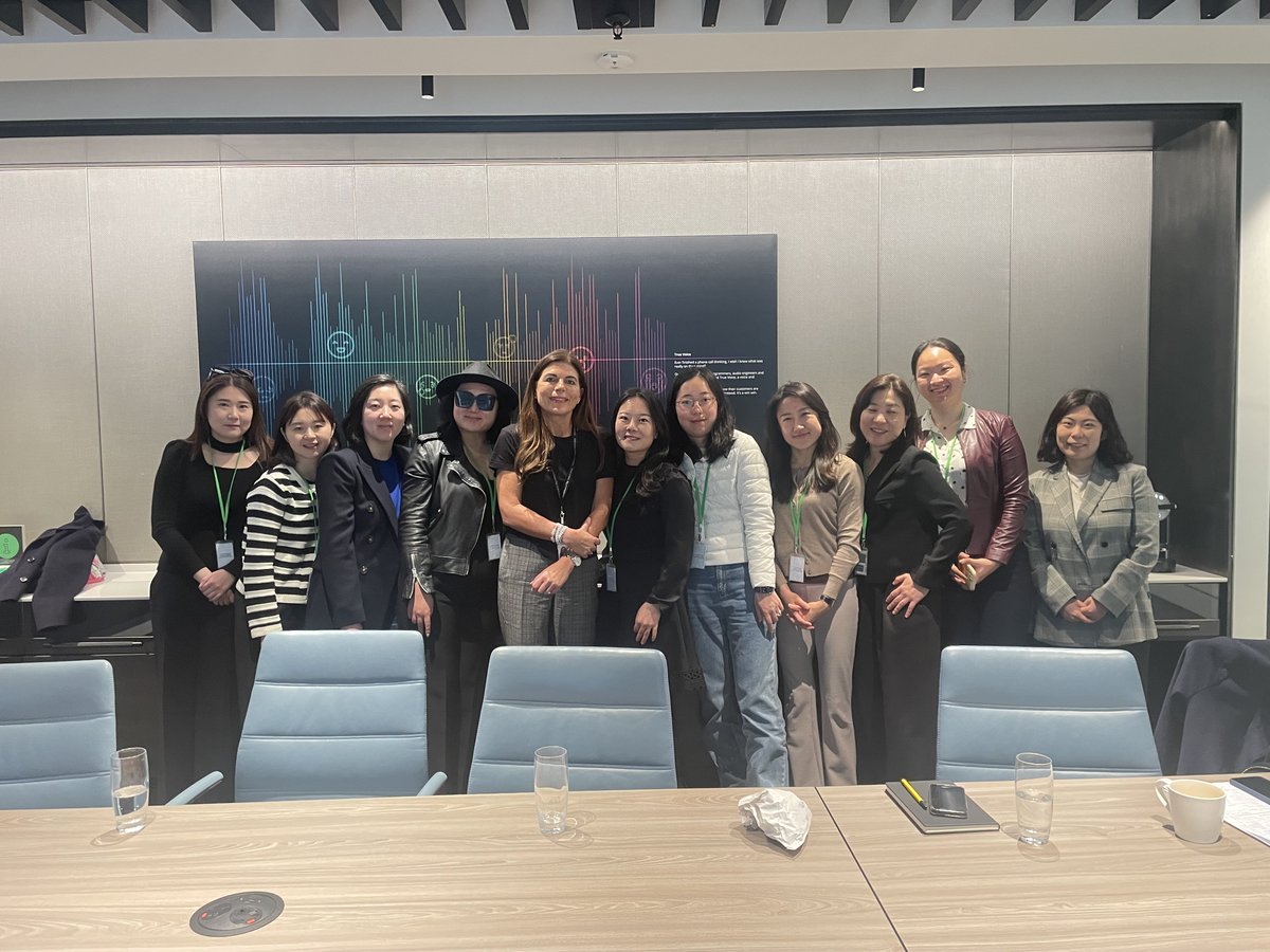 Such a pleasure to spent time with the women on the Empower Programme, led by the <a href="/UKinKorea/">UK in Korea🇬🇧🇰🇷</a> and <a href="/BCCKinSeoul/">BCCK</a>. Talking about all things women’s equality – in the workplace and beyond.