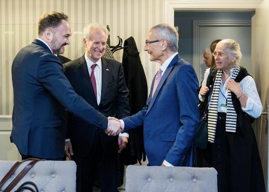 .@DanJoergensen: Excited to welcome new US climate envoy @johnpodesta to his first #CopenhagenClimateMinisterial. Together we will work to speed up the transition away from fossil fuels and mobilise more climate finance #dkgreen #dkpol