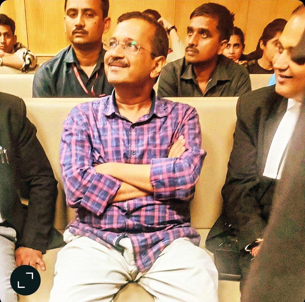 AamAadmiParty's tweet photo. वो एक व्यक्ति नहीं, एक सोच है
जो करोड़ों दिलों में बसता है❤️

इसी मुस्कान, इसी हिम्मत 
और ईमानदारी से तानाशाह डरता है 💪🏻

#देश_केजरीवाल_के_साथ_है https://t.co/aElI2bl4rq