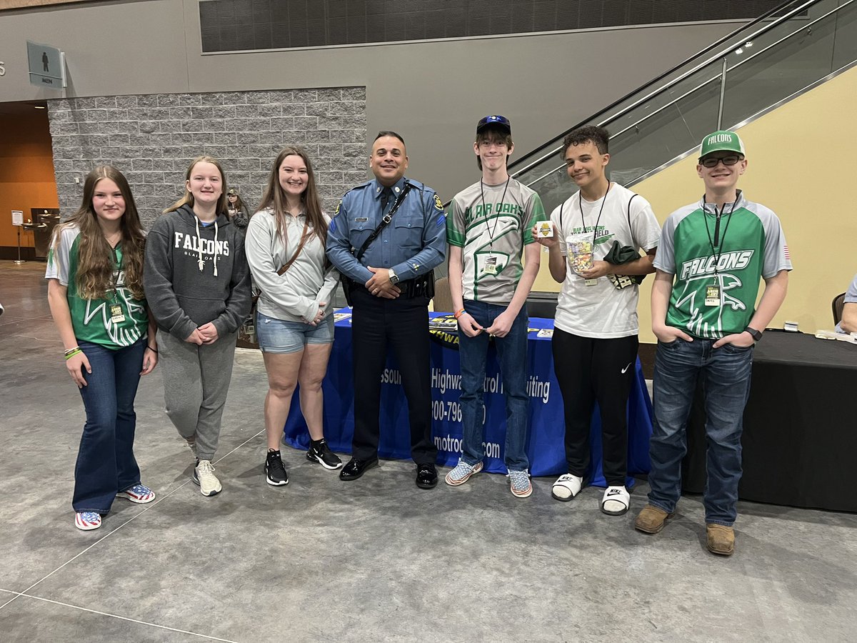 Today we are at the Missouri State Archery Championship in Branson. The Blair Oaks Falcons stopped by and said hello! Good luck to them and all the schools participating this weekend!! @MSHPTrooperGHQ @MSHPTrooperD