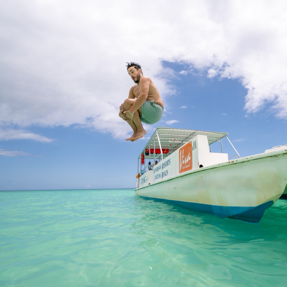 From boat rides and kayaking, to scuba adventures and beach backdrops, every splash is an adventure at #VivaFortunaBeach by Wyndham. #WorldWaterDay 💦🌊 #OnlyAtViva #VivaResorts