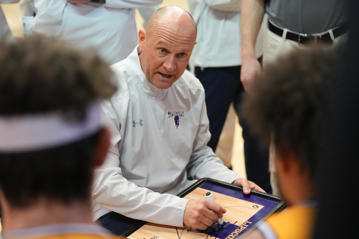 Congrats to Head Coach Lennie Acuff for being named a Skip Prosser Man of the Year Finalist! 🔗 skipprosseraward.com #IntoTheStorm ⛈️ | #HornsUp 🤘