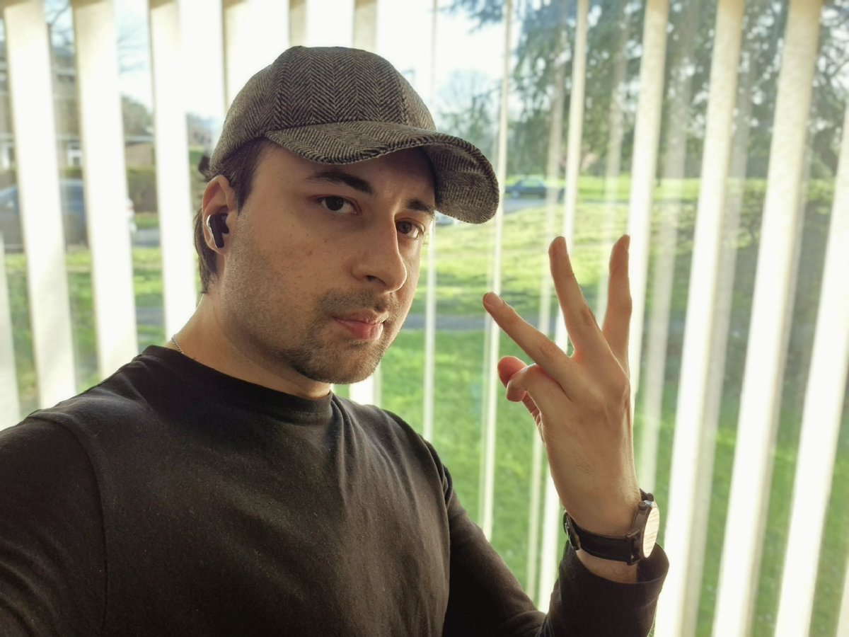 3
#filmmaker #directing #filmmaking #screenwriting #friday #filmfamily #thedroving #sideworld #hex 
#rubiconfilms