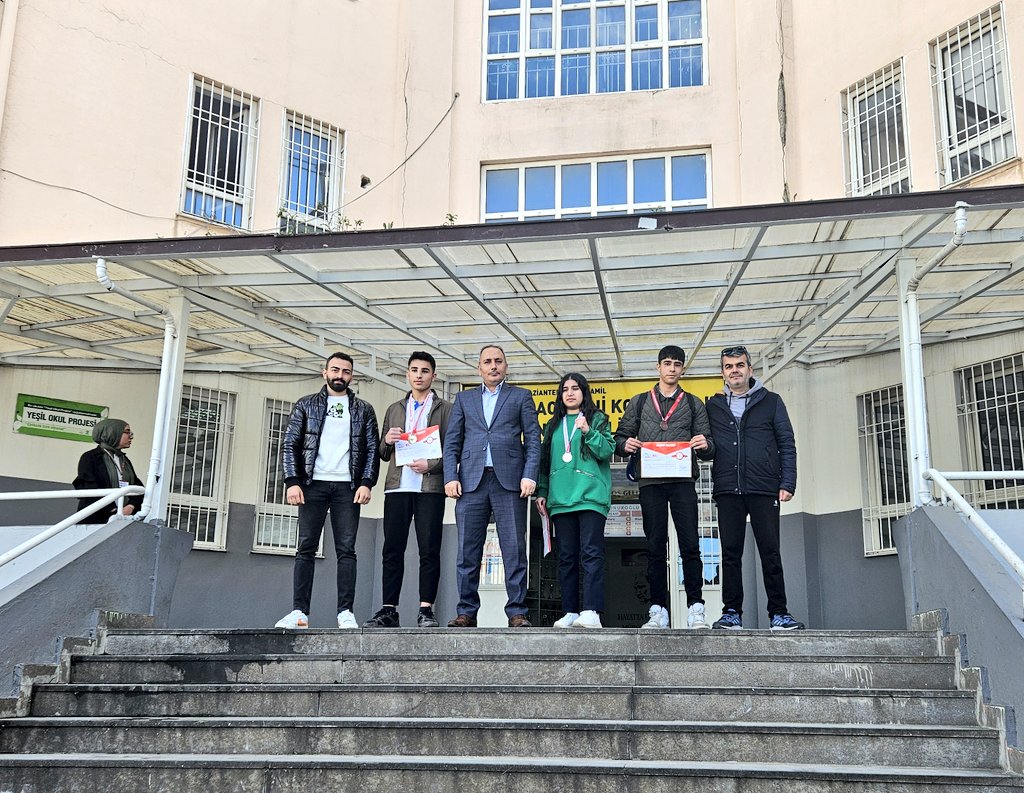 h_konukoglu's tweet photo. Muay Thai turnuvasında M.Furkan Yıldız İl birincisi, A.Melek Tuncel il ikincisi ve A.Ediz Uyanık il üçüncüsü olmuştur.
Kendilerini tebrik ediyor, bölge seçmelerinde bizi temsil edecek sporcularımıza başarılar diliyoruz. 🏆🎉👏
@TurkiyeMuaythai @yasintepe @yagcimehmet27 @Rgndodu1 https://t.co/GwhqTFAO5q