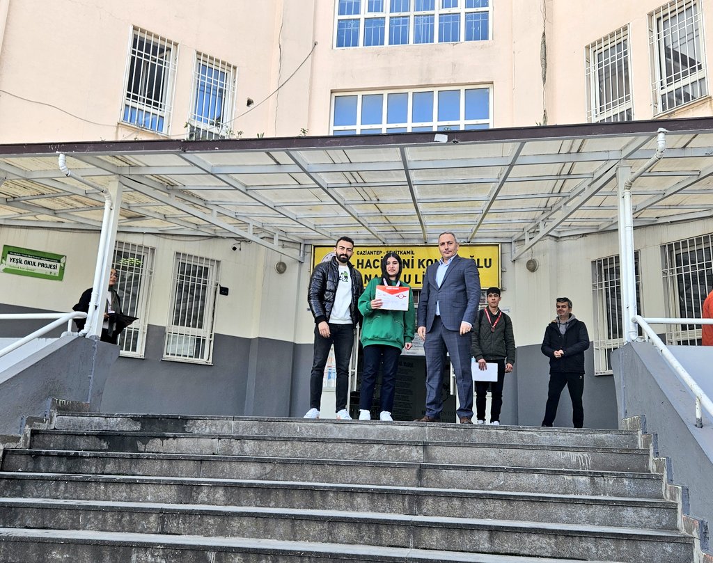 h_konukoglu's tweet photo. Muay Thai turnuvasında M.Furkan Yıldız İl birincisi, A.Melek Tuncel il ikincisi ve A.Ediz Uyanık il üçüncüsü olmuştur.
Kendilerini tebrik ediyor, bölge seçmelerinde bizi temsil edecek sporcularımıza başarılar diliyoruz. 🏆🎉👏
@TurkiyeMuaythai @yasintepe @yagcimehmet27 @Rgndodu1 https://t.co/GwhqTFAO5q
