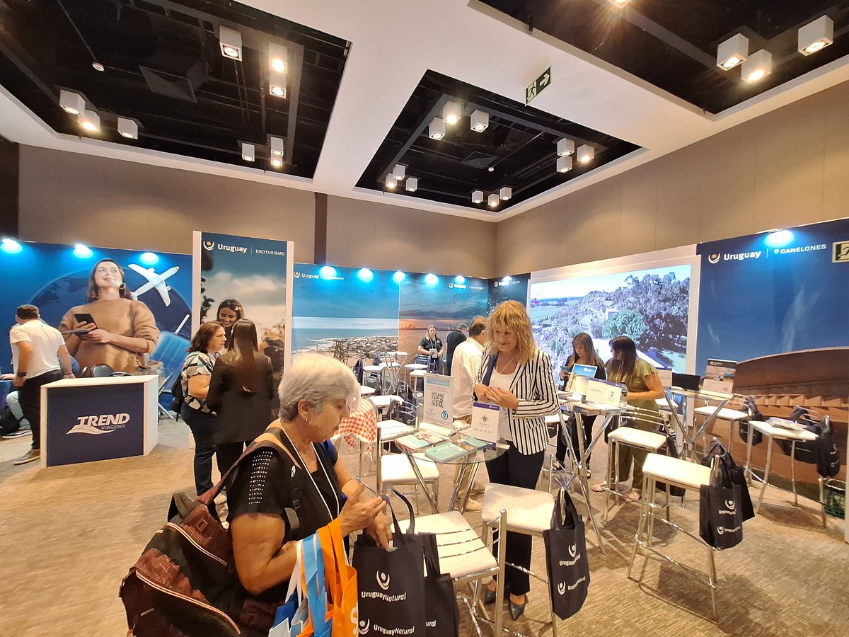 minturuy's tweet photo. #AHORA Uruguay participa de la 38° edición de la Feria de Negocios #UGART en Porto Alegre. Una delegación de 24 personas, integrada por el Ministerio de Turismo y operadores públicos y privados, promociona el destino y sus atractivos turísticos y culturales. https://t.co/IaqgcftV0F