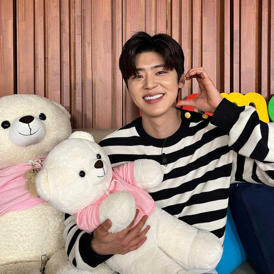 bear_0308_'s tweet photo. 등장부터 귀여웠다고!!!!!
트롯가수는 뭔가 나이에 비해 어른스러울것같은? 편견같은게 있었는데 왠 애샛기가😅 https://t.co/to2YukU4Oj