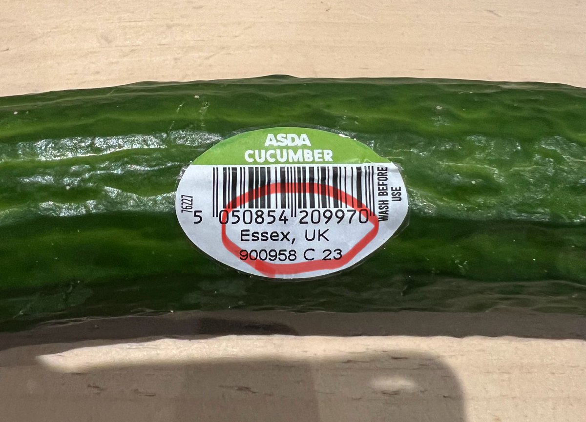 They’re back!🥒 Look on the label. Lea Valley Cucumbers from Essex & Hertfordshire. #Buybritish #Backbritishfarming #Buybritishbutton #Essex #Hertfordshire #Cucumber #Leavalley #NoFarmersNoFood #Salad #Food #Horticulture #CEA #CEH