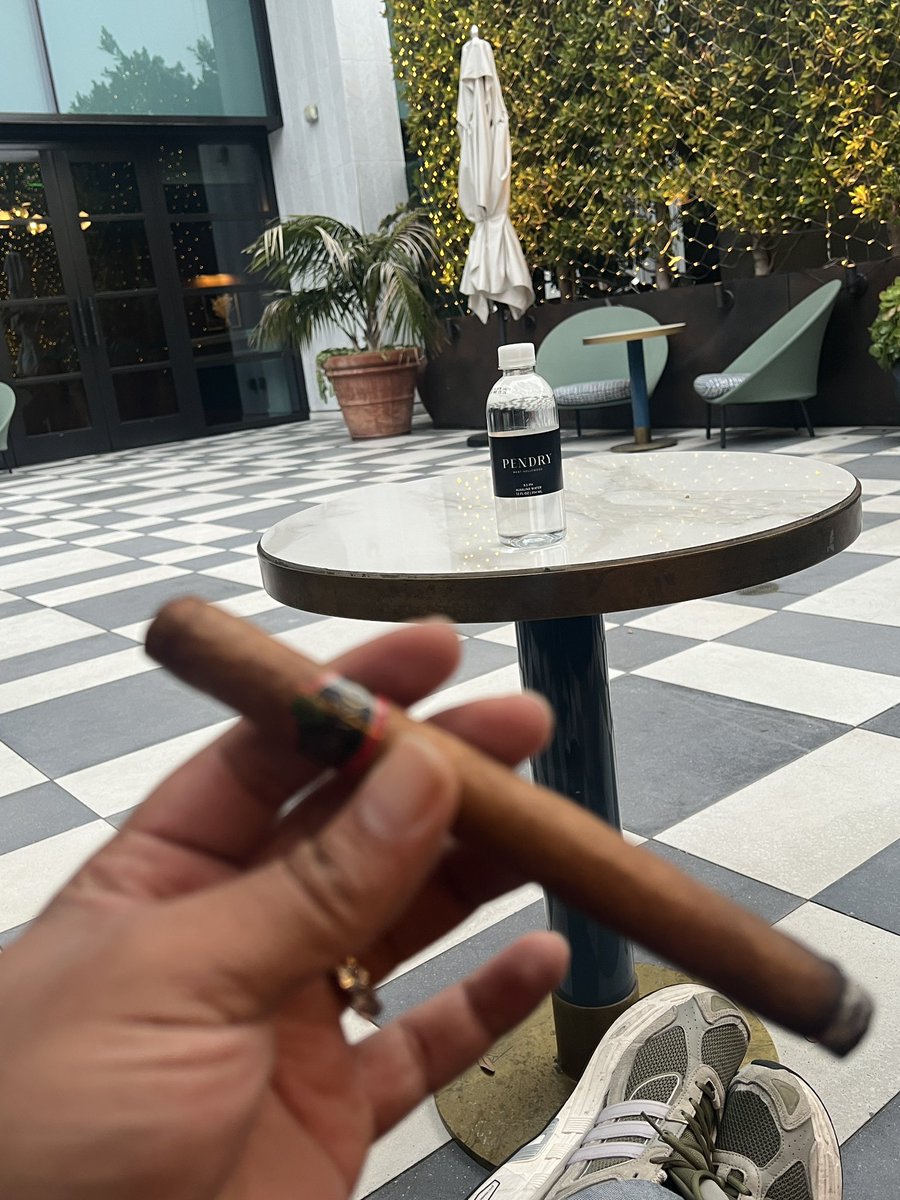 Bringing back cigars all through the timeline.