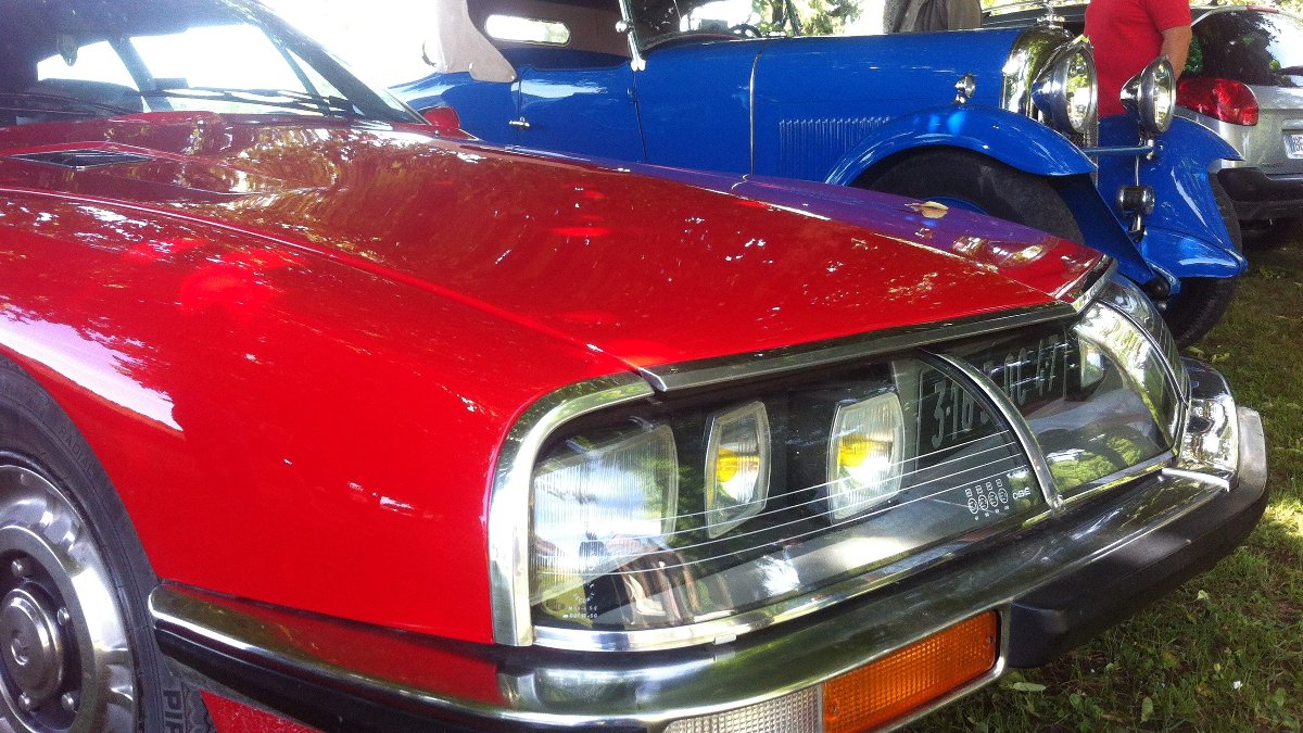 From a few years ago here in Loubejac when we had a visit from some great classic cars - bon week-end 😀