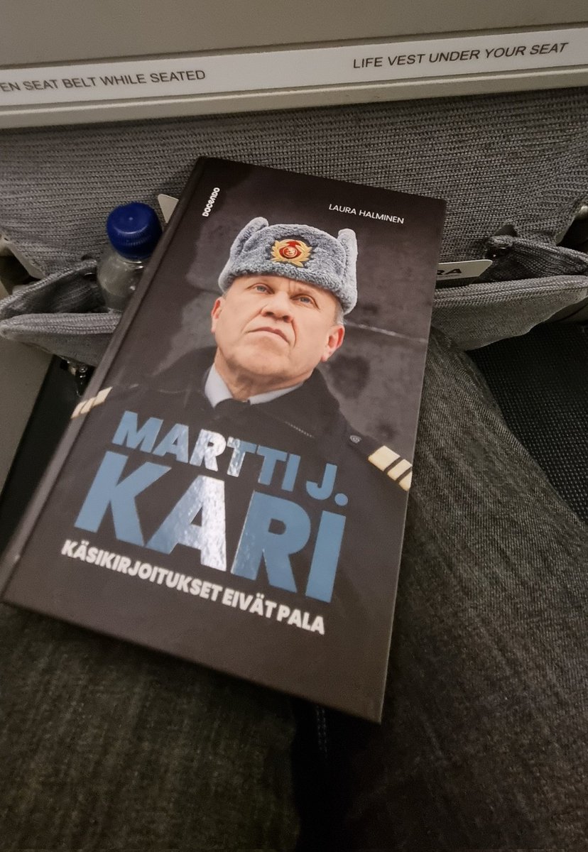 KempasJanne's tweet photo. @LauraHuu @DocendonKirjat Maran kanssa lennetään vaikka sivuilla joku koneesta hyppiikin. https://t.co/pWTW0ZQDI6