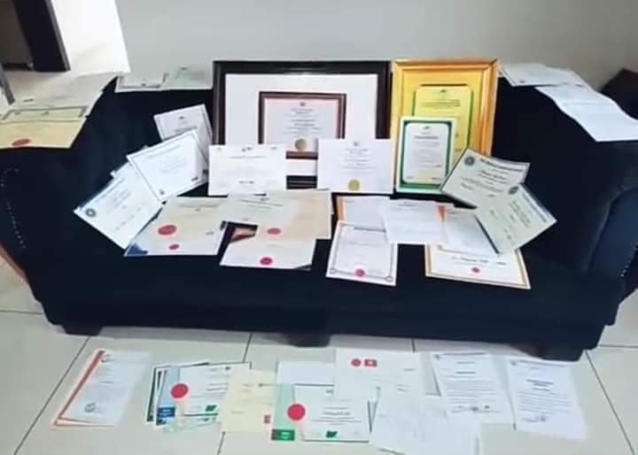 martindon1818's tweet image. “I Don't Want To Read Book Again” ~ Nigerian Lawyer, Dr. Ninnah Says As She Shows Off Over 40 Academic Certificates And Degrees She Has Acquired