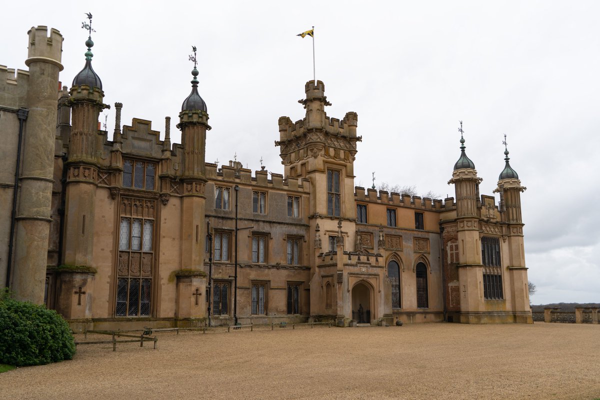 With 500 years of fascinating history, @KnebworthHouse has many stories to tell You might recognise the site as a location on @netflix's 'You' or 'The Gentleman' Stories and heirlooms reflect the family’s contribution to literature and politics, alongside visits from Charles…