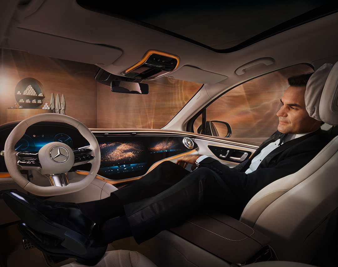 MercedesBenzKSA's tweet image. إنها مساحة للراحة ومساحة أمان ومكتب وسينما. إنها سيارة مرسيدس-بنز. منذ عام 1886.

#مرسيدس_بنز_السعودية #MercedesBenzKSA #DefiningClass