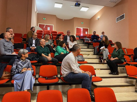 accorse's tweet photo. Ce jeudi 21 mars, les référents "découverte des métiers" des collèges de l'@accorse étaient réunis dans l'amphithéâtre de la cité scolaire Vincensini. Ils ont rencontré les représentants du monde économique. À l'initiative de l'IEN-IO de Haute-Corse et de l'adjoint au #DRAFPIC. https://t.co/SRfVZDFced
