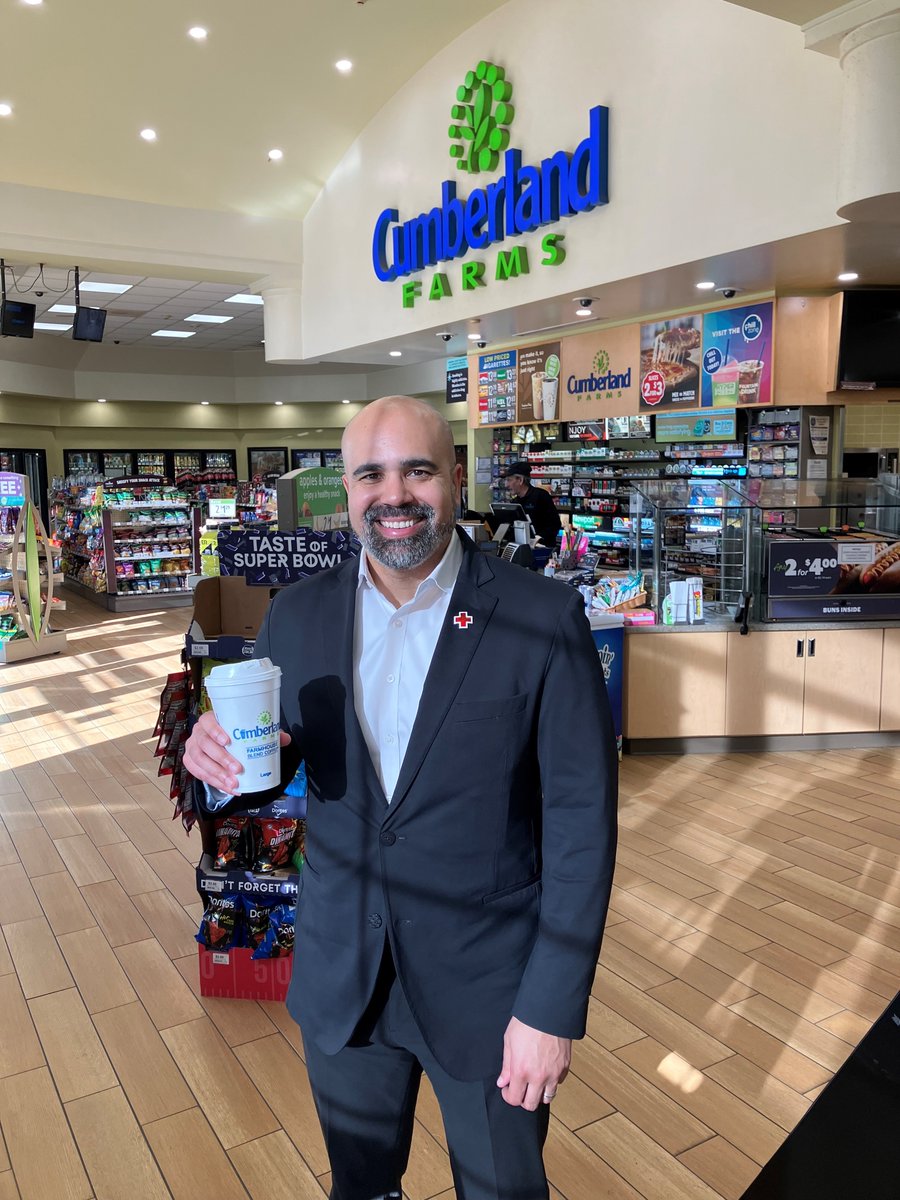 We appreciate Cumberland Farms as a Red Cross Month supporter! Red Cross’ very own SVP Koby Langley picked up a free cup of coffee! All month, visitors can donate at the register. Thank you, @cumberlandfarms, for helping ensure that the Red Cross is there when #HelpCantWait!