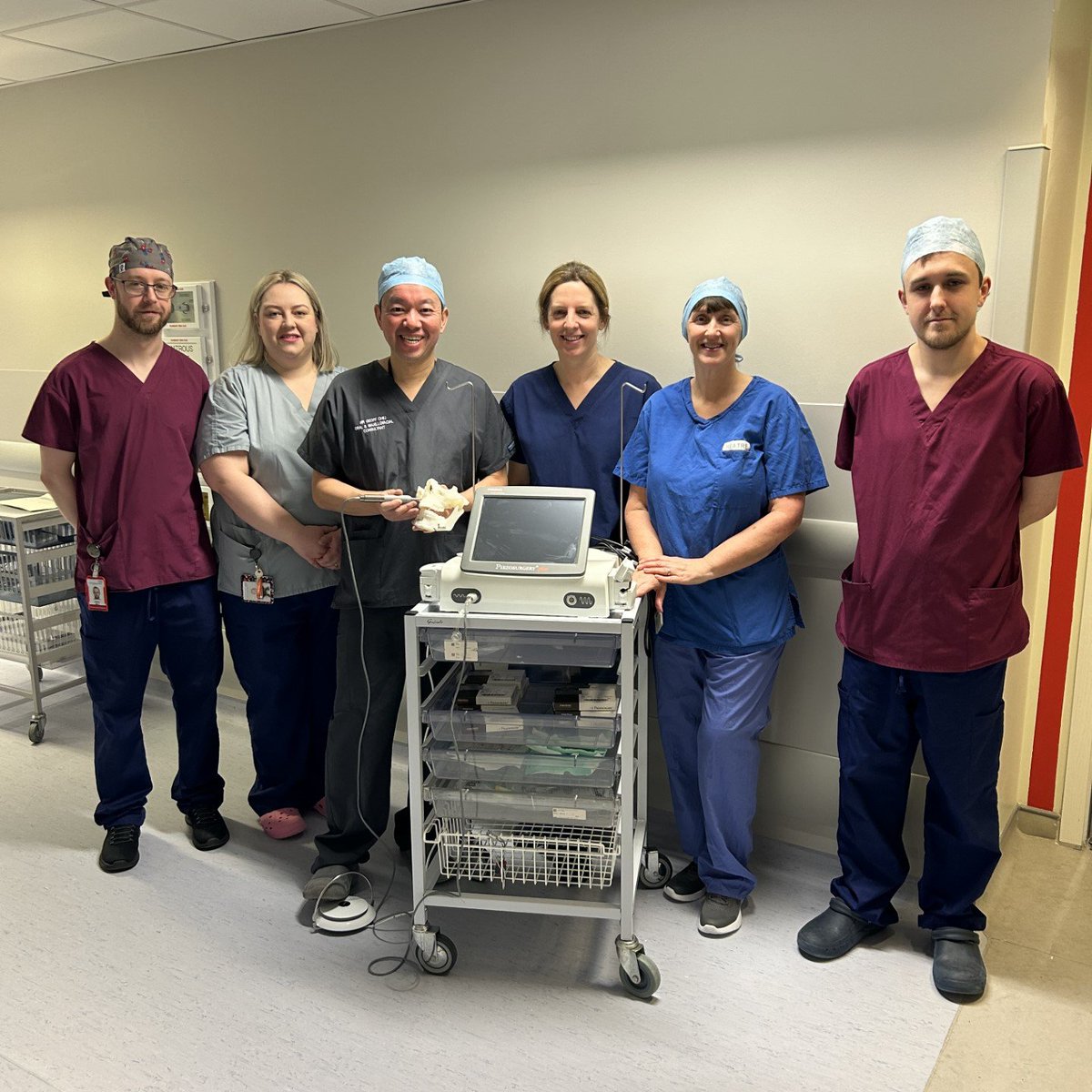 🏥 Thanks to kind charitable donations, surgeons operating on patients with head & neck cancers at the Royal Blackburn Hospital have been given the latest in precision instruments - a piezo saw - costing over £44k. Read more: rosemere.org.uk/piezo-saw/