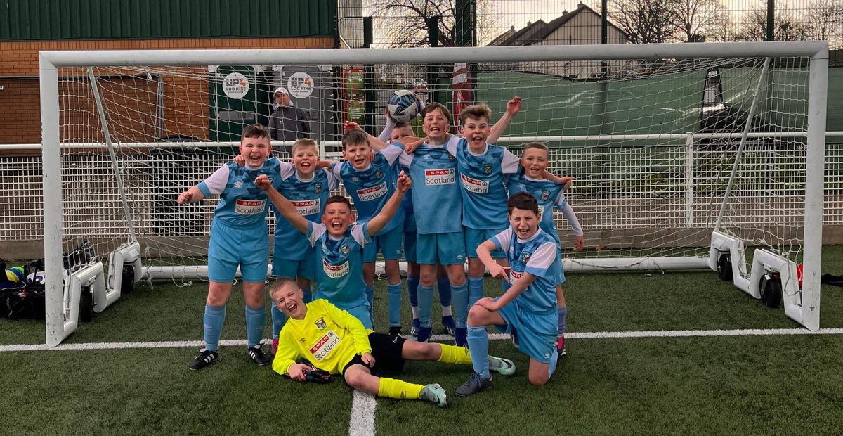 KincaidstonPS's tweet photo. We are very proud of our football team who won the quarter finals of the Mackie cup after going to penalties!
Lots of delighted faces!!
#teameffort #perseverance #nextstopsemifinal ⚽️ https://t.co/jlyqUvFYAz