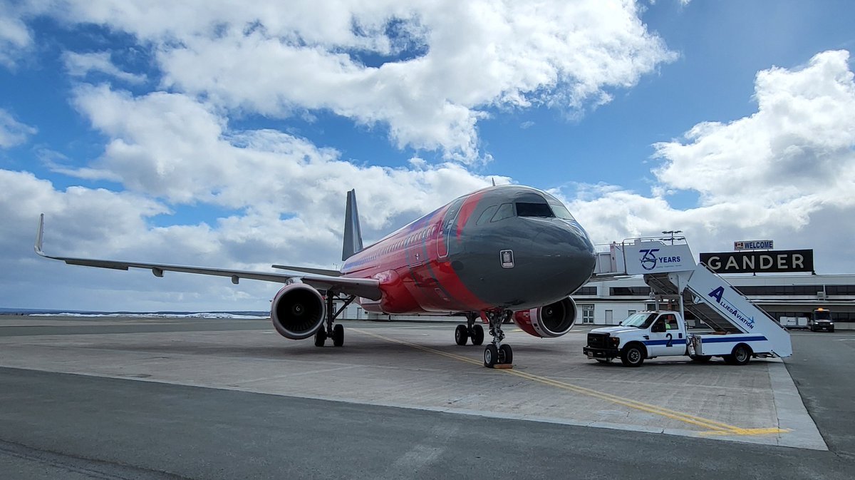 Deltafox007's tweet photo. Canada Jetlines (aircraft delivery) Airbus A320-214 #CA_Jetlines #GanderAirport #AlliedAviation #ThankYou https://t.co/WpLxlU1pJd