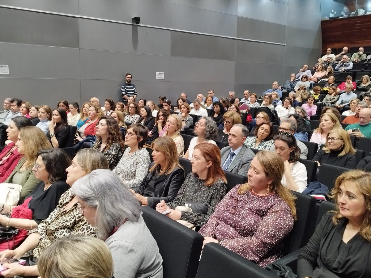ICAV_abogacia's tweet photo. ✔️ Se retoma la actividad de la Comisión de previsión social de la abogacía del Colegio.
✔️ Se analiza la actual postura de la ministra de Seguridad Social.
 ✔️ Se aborda las acciones informativas a realizar por la Comisión junto al #ICAV https://t.co/L95lGEu3p8