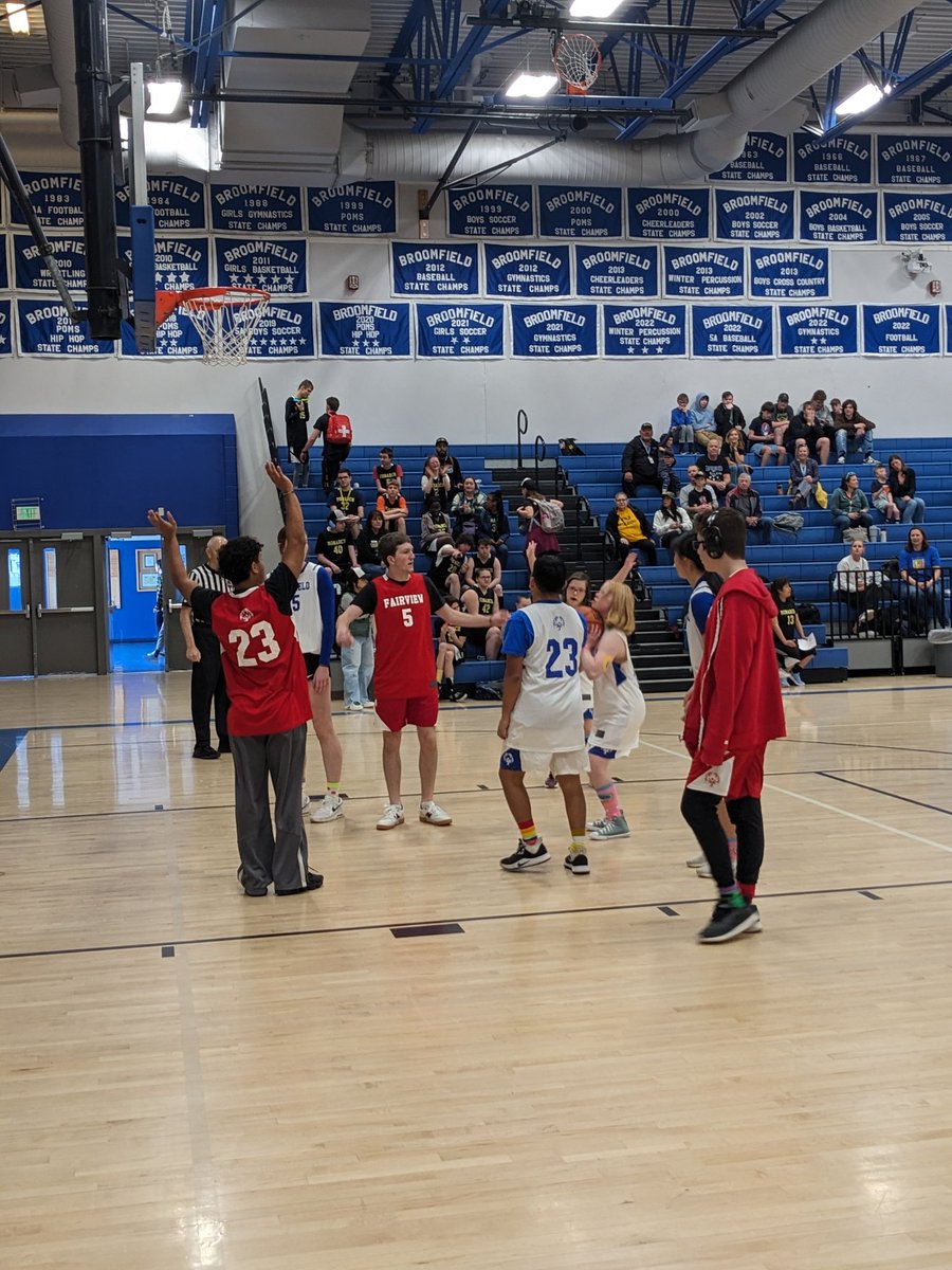 Ms_A_Yeh's tweet photo. #flyhighfri Unified Basketball was a joy yesterday!
1. Beautiful singing for the National Anthem!
2. Noah & Jesse, our announcers who called an epic game and got everyone into it.
Thank you to everyone who made this a great event!
@BVSDcolorado https://t.co/mMmvd2mUvv