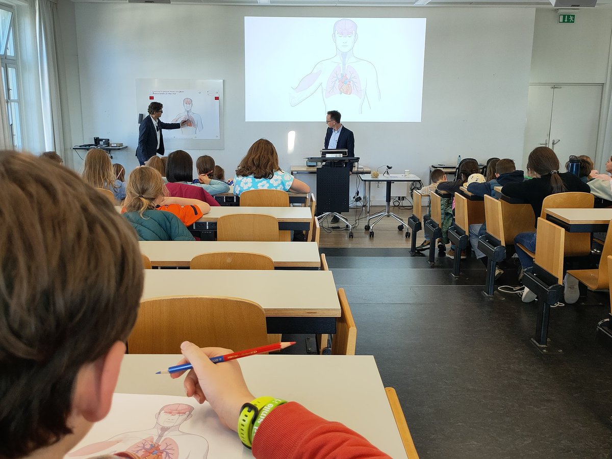 Monika Kugemann (@mkugemann) on Twitter photo #Medizintechnik an der #Kinderuni, <a href="/unibern/">Universität Bern</a>: Wie helfen Pumpen und Zellhaufen in der Forschung für gesunde Herzen und Lungen? #ARTORG Center #Medizintechnik an der #Kinderuni, <a href="/unibern/">Universität Bern</a>: Wie helfen Pumpen und Zellhaufen in der Forschung für gesunde Herzen und Lungen? #ARTORG Center