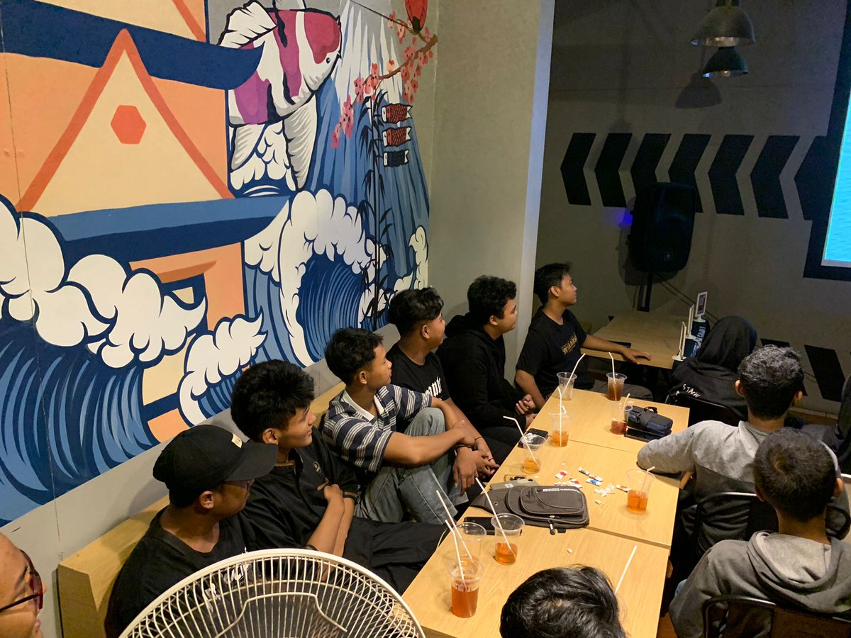 KlatenFam48's tweet photo. Nobar F48Klaten

#EliteRoom #Klaten48Fam
#Jeketian #WotaKlaten48 https://t.co/UFbIXOazcY