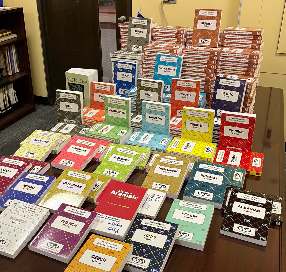 Look at all the word-to-word dictionaries for PSAT/SAT testing <a href="/ETHSWildkits/">Evanston Township High School</a>! We believe in the power of leveraging our Emergent Multilingual students’ linguistic resources for success! #ETHSisMultilingual 💗🫶🏽🥰