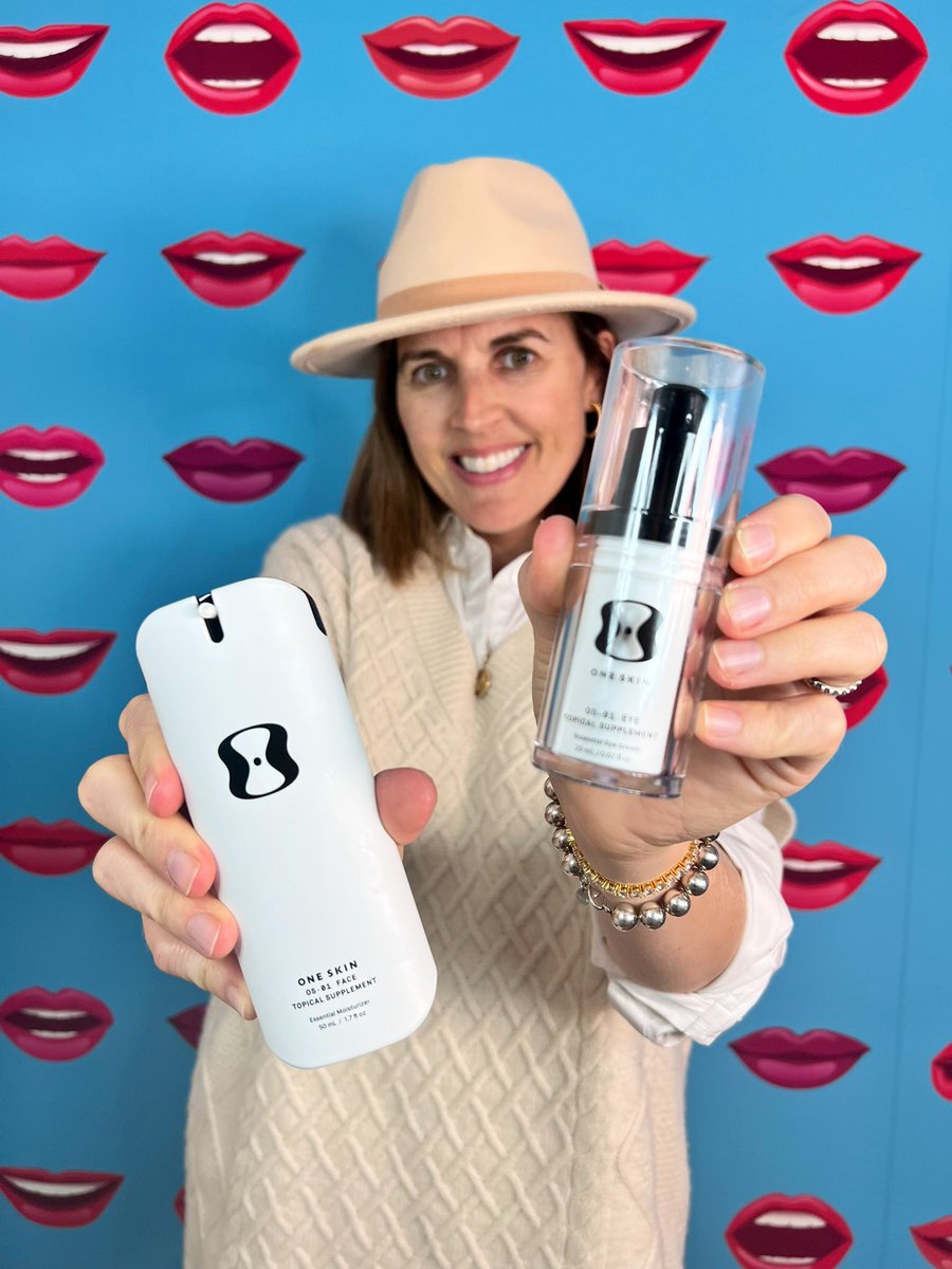 SarahFraserShow's tweet photo. Target the root cause of skin aging with OS-01, the first ingredient scientifically proven to reverse skin aging at the molecular level thanks to @OneSkinTech! Use code TSFS for 15% OFF your order at https://t.co/cWFjbuy62R!
#oneskin #ad https://t.co/xhfc8F0cgo