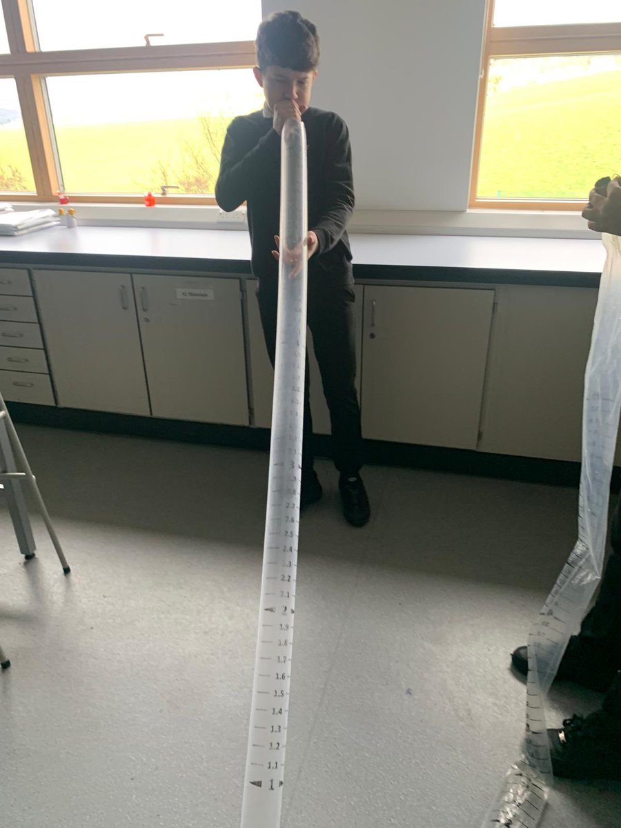 S2 Science pupils measuring lung capacity 🫁. How much air can your lungs hold? #Numeracy #HeathandWellbeing #pedagoofriday @WDCEducation