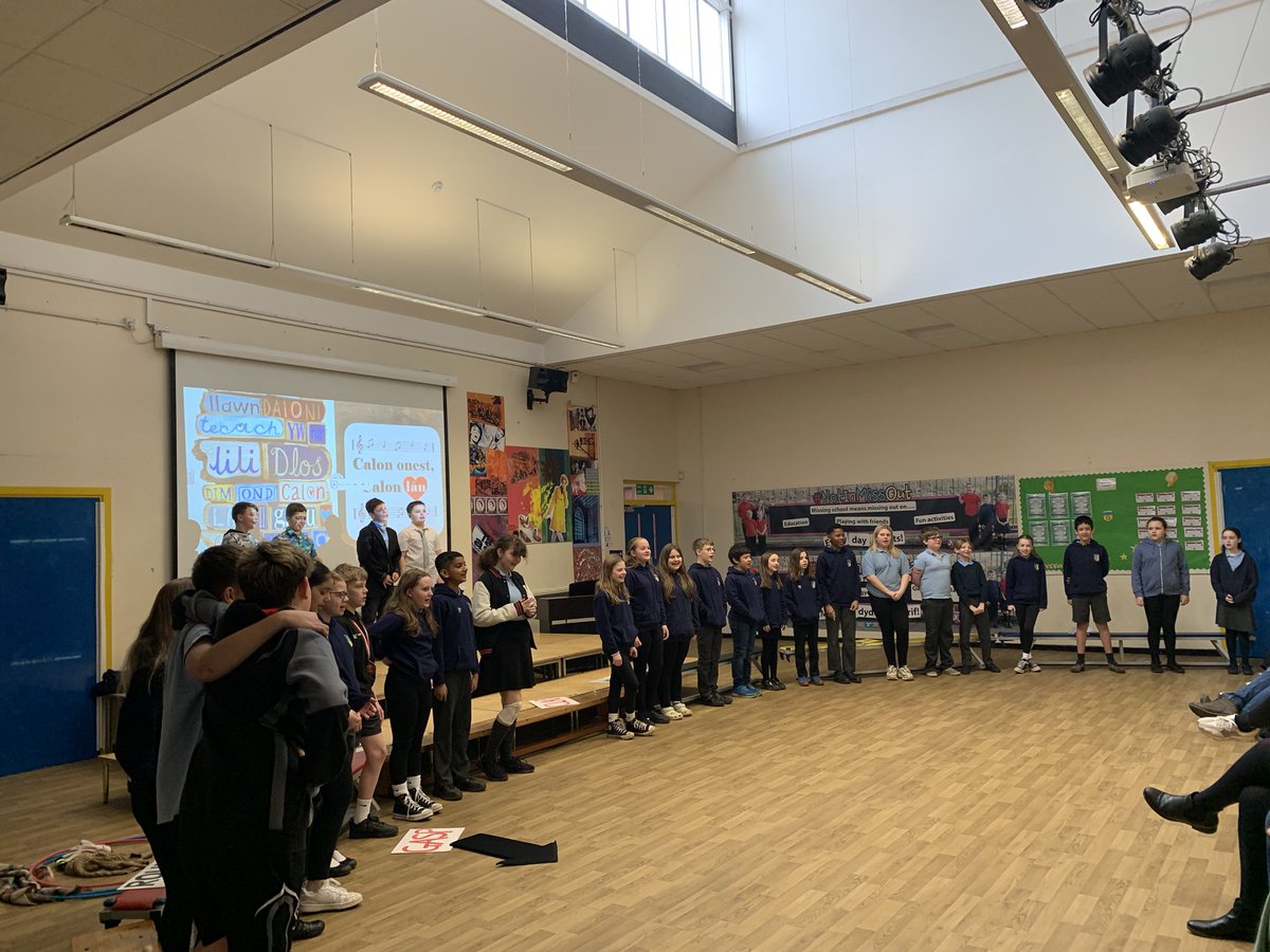 Griff_DEPUTY's tweet photo. The day started with the final class assembly of the term. Well done to Class 6P for a thoroughly enjoyable and entertaining performance. Thanks to all who supported &amp; to Harry’s dad for being such a good sport! @Griff_HEAD @Griff_MrPembrey https://t.co/MJWlLiqXlr
