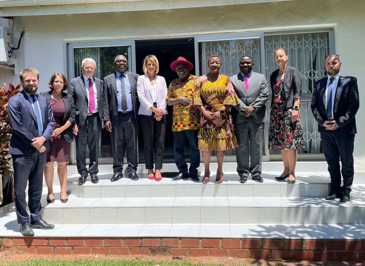 Every #democracy benefits from a strong, effective opposition committed to a healthy democratic process. Yesterday, 🇪🇺 EU Heads of Mission in #Zambia engaged with representatives of the United Kwacha Alliance, UKA. We will watch with interest as that process develops.