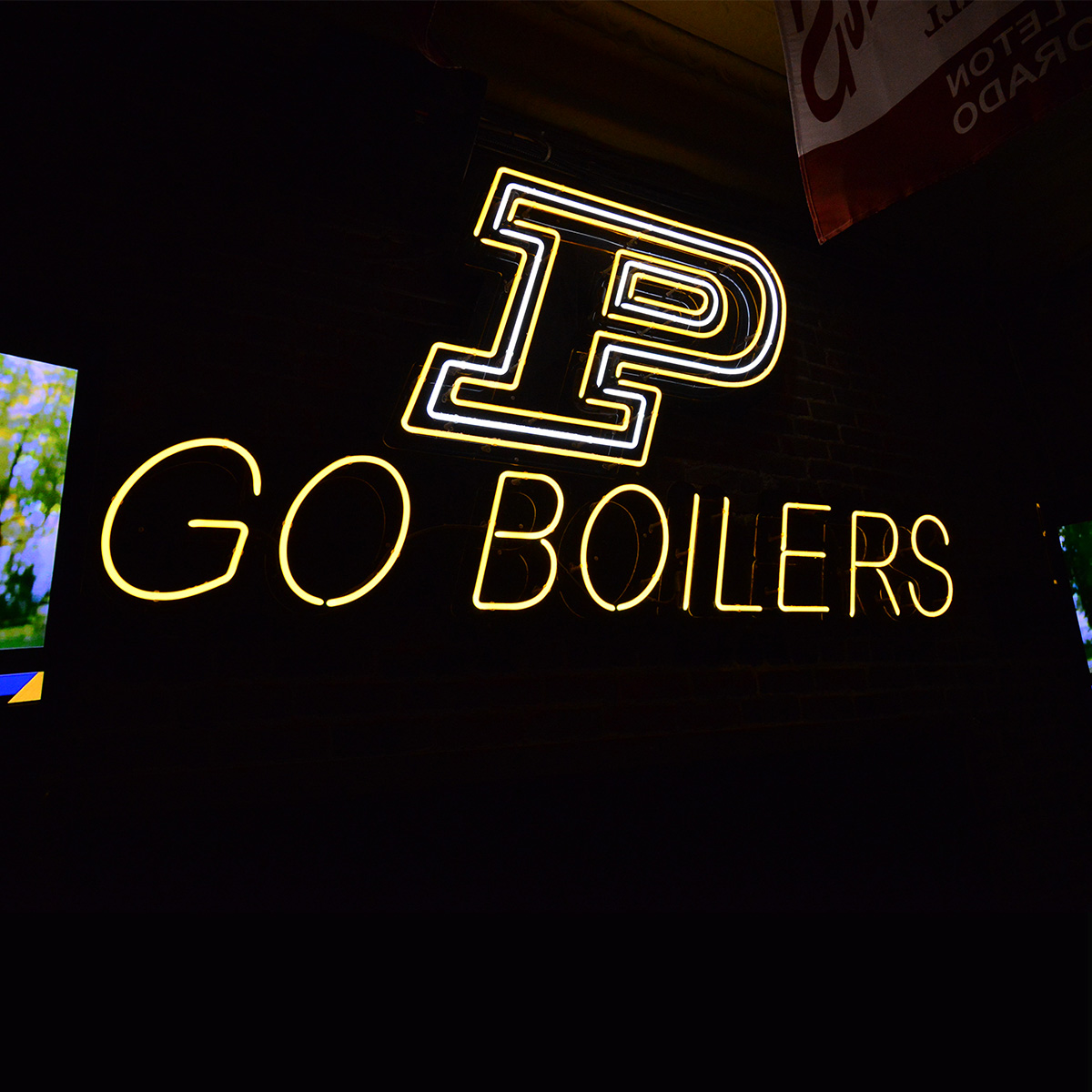 brotherspurdue's tweet photo. Things are heating up Boilermakers! Join us early for Purdue's game today at 7:25pm!  See you soon! https://t.co/YgsySh0Tsi https://t.co/72dXZWMmFz