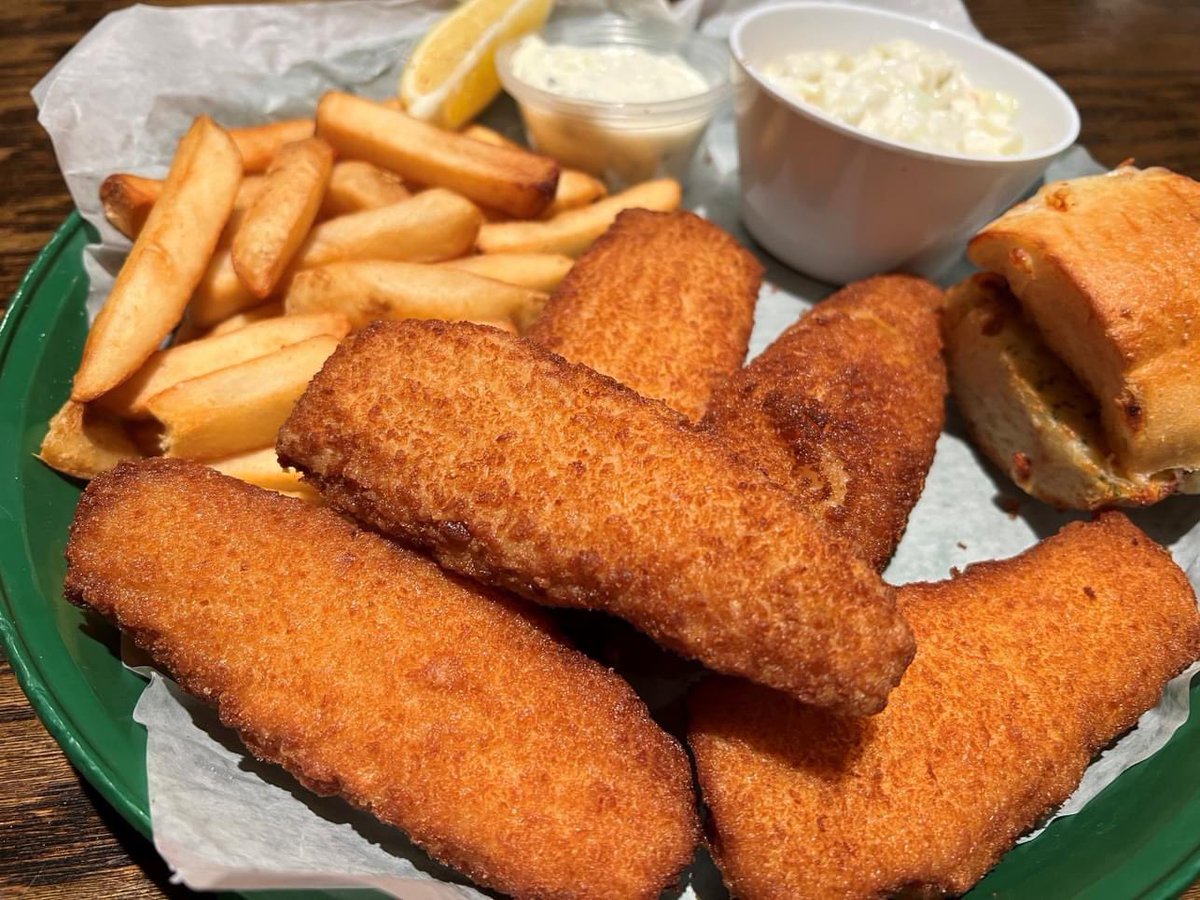 winkinglizard's tweet photo. 🐟🔥 It's that time of the week again... FISH FRY FRIDAY! 🎉
Dive into the ultimate fry-day treat.
🎣 Fish & Chips Dinner
🎣 Haddock Dinner
Check out our other lent specials available for one more week. 🍽️🎣 https://t.co/o7IZ4XHUxH
#FishFryFriday #TGIFryday #Lentspecials https://t.co/aB43WzBcKk