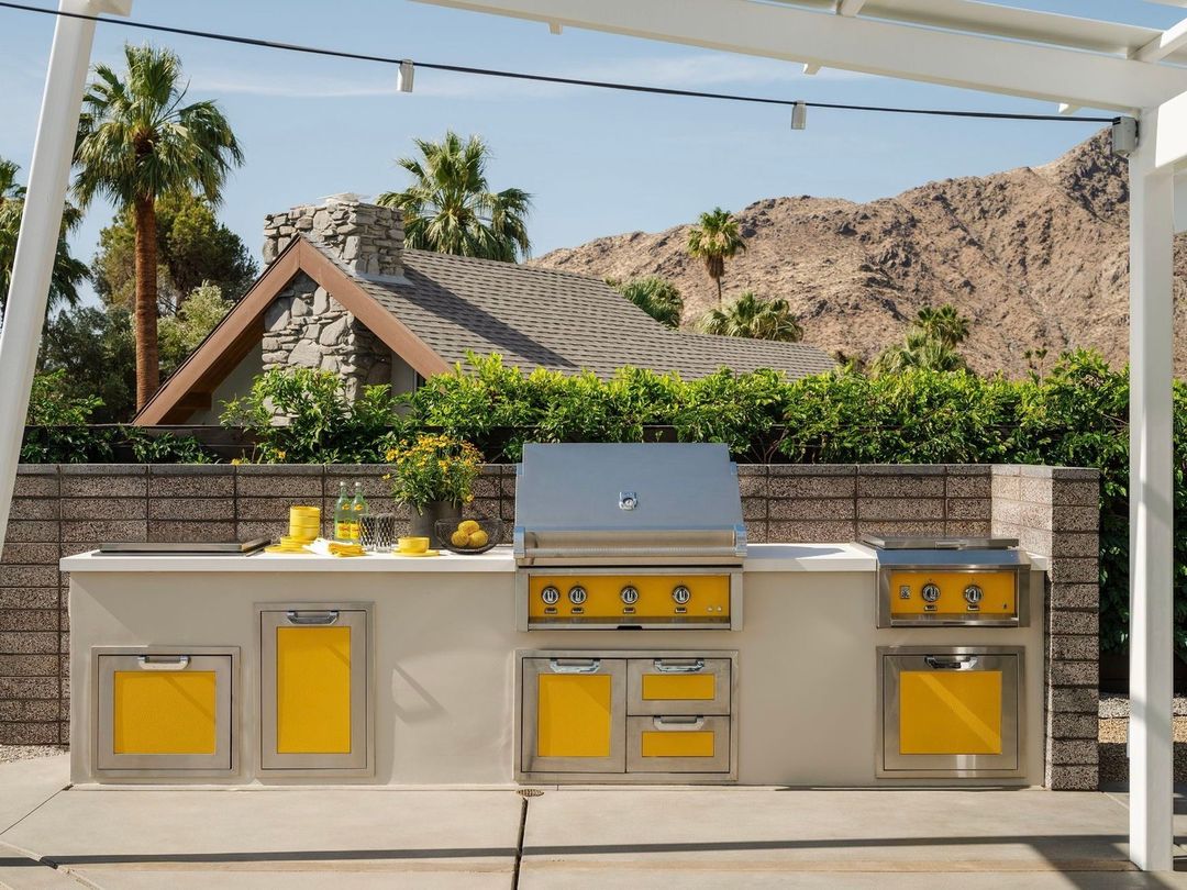 Swipe for the close up 👀 ➡ Make every backyard BBQ a celebration of style and flavor with Hestan 🔥

📷: @christopherkennedyinc