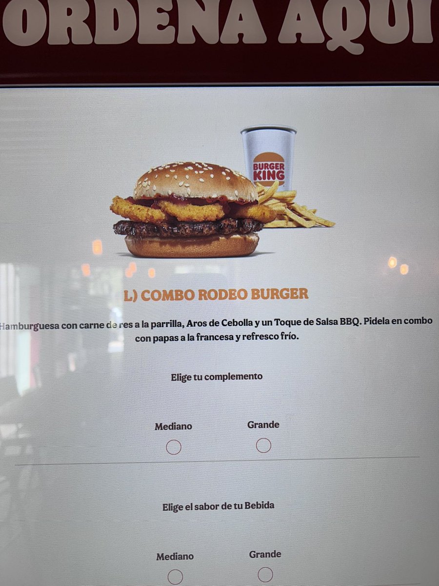 CamileraSweet's tweet photo. Hago mi pedido en @BurgerKing y me entregan algo muy diferente a la imagen que me enseñan y al momento de preguntar a su personal me atienden de forma grosera y tajante en burger king plaza Juárez, bellas artes https://t.co/8ltmFLxVtO