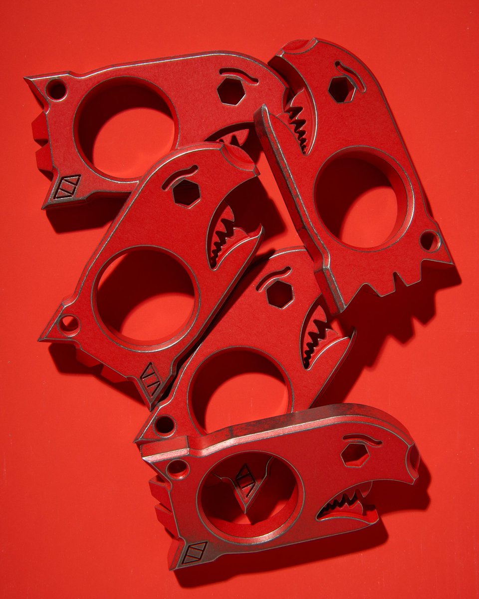 notoriousedc's tweet photo. Gunna be showing some fun stuff that's coming with me to NYCKS over the next week! Last of the cerakote pieces- 2 for Friday and 2 for Saturday FCFS! Heavily distressed red cerakote, titanium Big Poppas 🍺💣👊🏻💥 https://t.co/sfIDvYAgdC