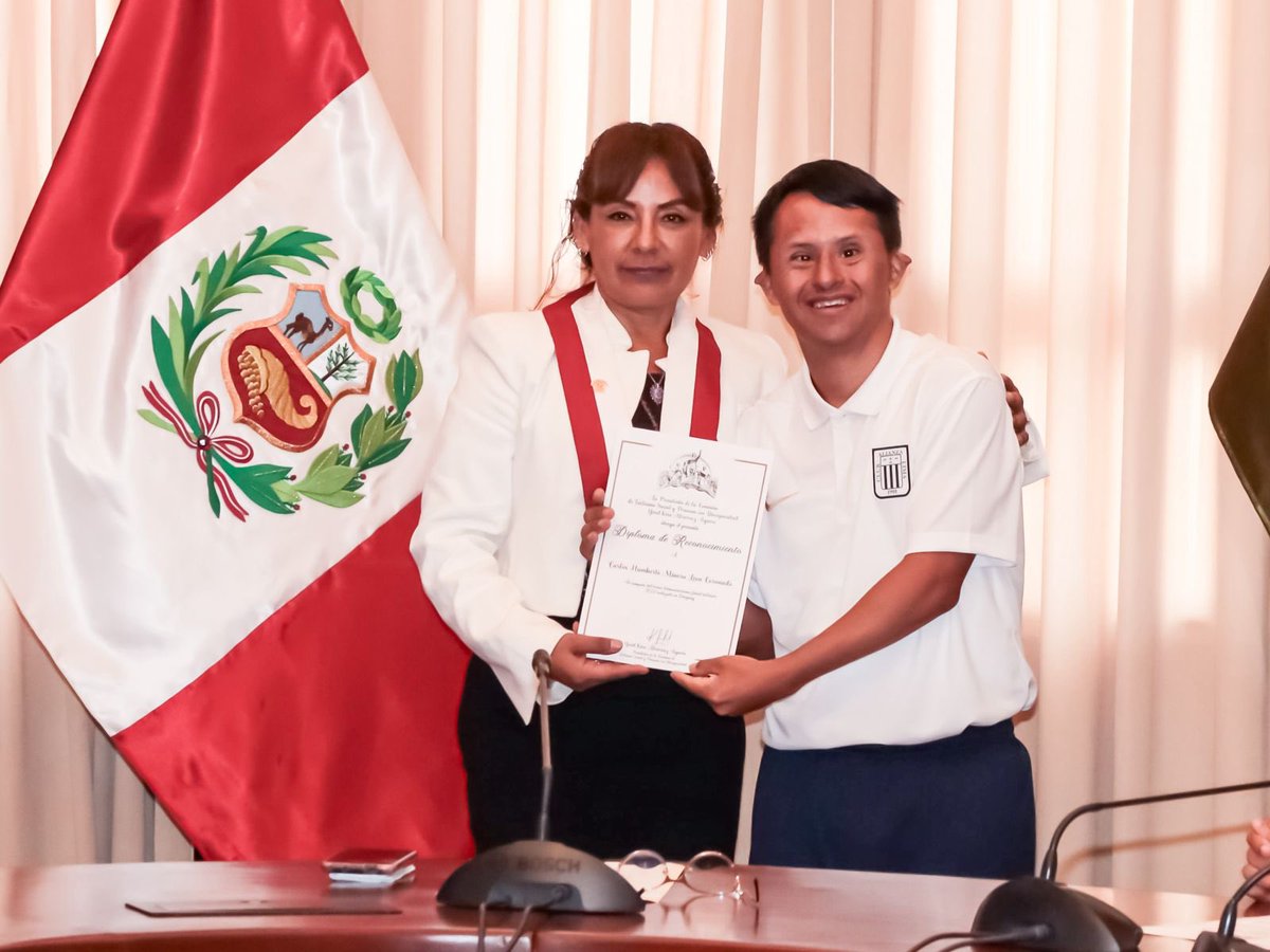AlianzaLimaFD's tweet photo. ¡𝗖𝗢𝗡𝗠𝗘𝗠𝗢𝗥𝗔𝗠𝗢𝗦 𝗘𝗟 𝗗𝗜́𝗔 𝗜𝗡𝗧𝗘𝗥𝗡𝗔𝗖𝗜𝗢𝗡𝗔𝗟 𝗗𝗘𝗟 𝗦𝗜́��𝗗𝗥𝗢𝗠𝗘 𝗗𝗘 𝗗𝗢𝗪𝗡!

Ayer los íntimos fueron partícipes de un evento conmemorativo en el Congreso de la República. 👏🏾💙

#DíaInternacionalDelSíndromeDeDown
#ConAlianzaSiempre https://t.co/7cC9vJ88Wr
