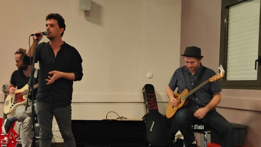 Markodess's tweet photo. Concert pour chantons sous Les pins à Mont de Marsan. https://t.co/bTRsfdaiKS