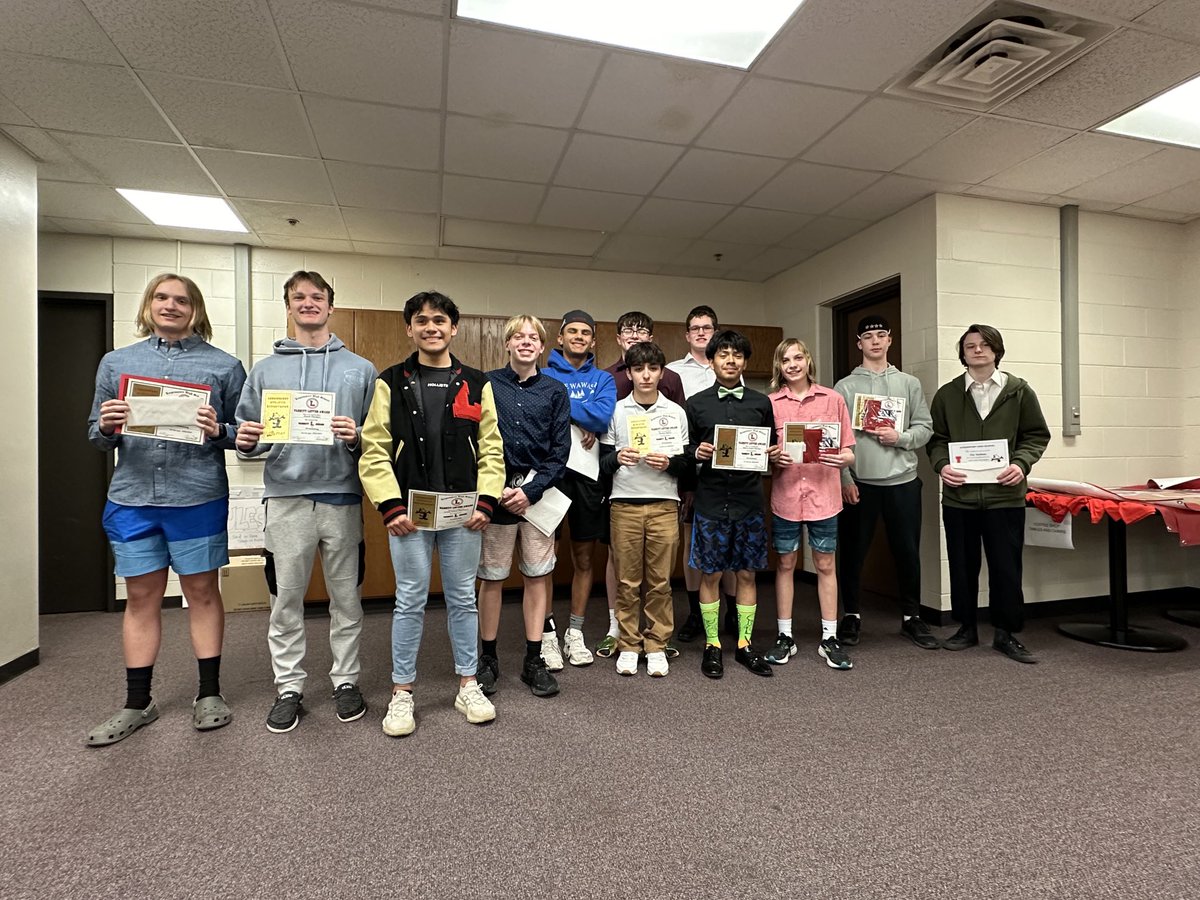 BerriesSwim's tweet photo. This week we had the chance to honor everyone’s hard work and dedication for the 2023/24 season and it was a doozy!  Congratulations everyone and to the four seniors, we appreciate everything you have done for our program and good luck with all you do! https://t.co/WNnTDMGhw3