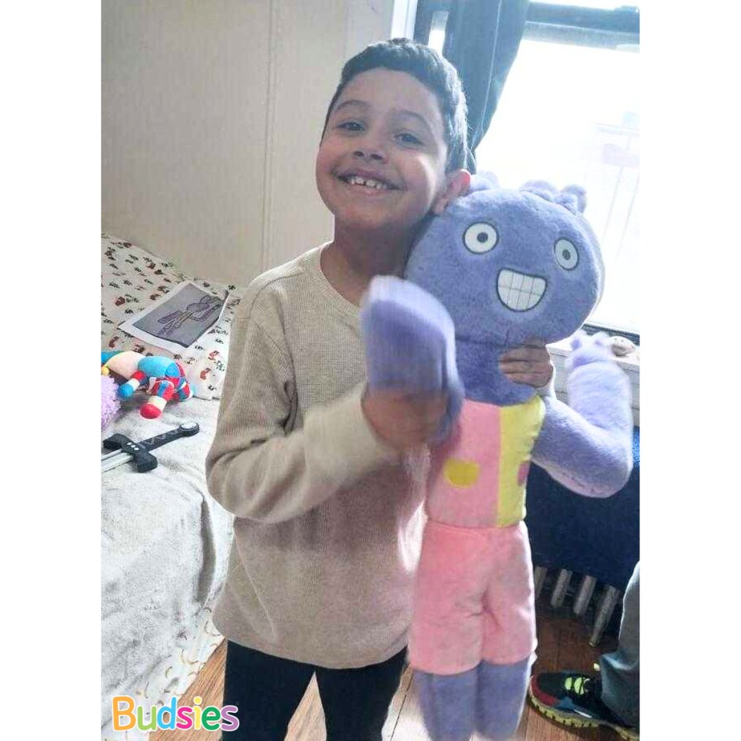 Have you ever seen a purple bunny before? 💜 Meet Jaxs! He’s a friendly and fun bunny who loves to make the peace sign with his hand! This young artist's family brought Jaxs to life as a gift, and to make his plush even more special, they got it supersized! 🎨 🐰