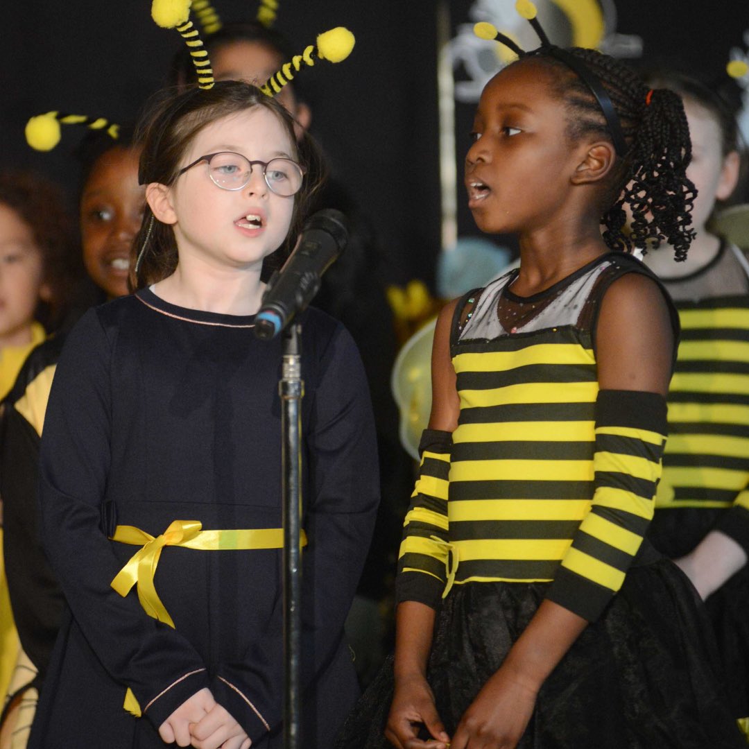 KHVIIIJunior's tweet photo. π The 'Bee Musical' was a showcase of the incredible talent of our Year 2 and 3 pupils this week.β¨Β β¨A huge thank you to the parents who helped with learning lines and costumes.β¨β¨#BeeMusical #Coventry https://t.co/yVSOBOcv6b