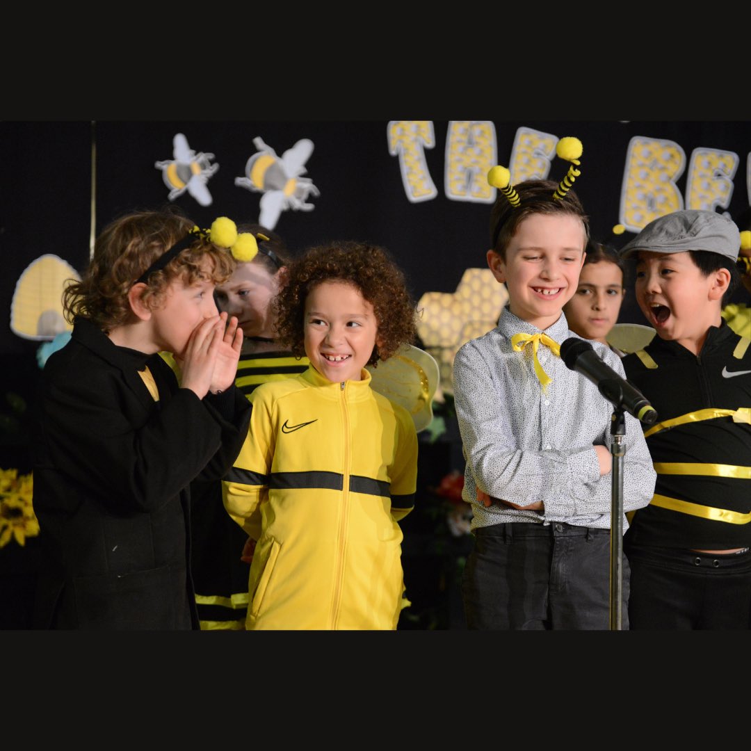 KHVIIIJunior's tweet photo. π The 'Bee Musical' was a showcase of the incredible talent of our Year 2 and 3 pupils this week.β¨Β β¨A huge thank you to the parents who helped with learning lines and costumes.β¨β¨#BeeMusical #Coventry https://t.co/yVSOBOcv6b