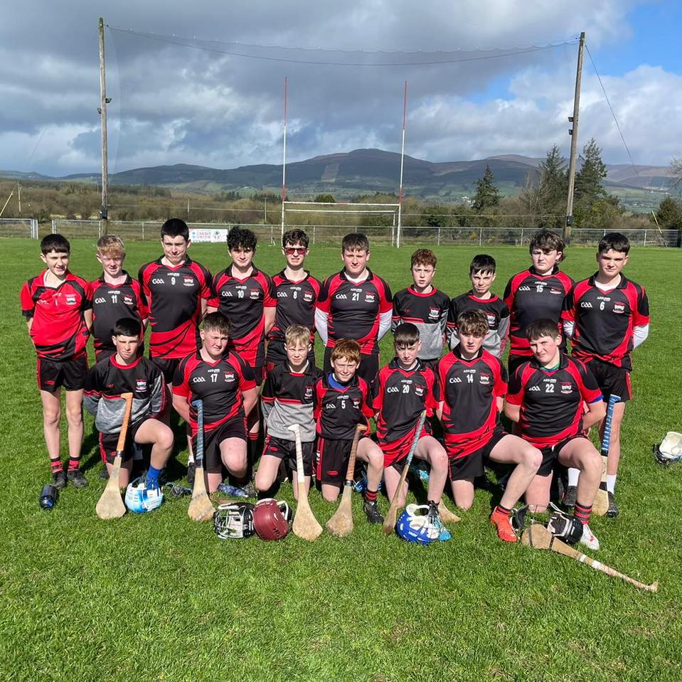 Congratulations to our U15 hurlers who had a hard fought 2 point victory over St Ailbes of Tipperary today. This sees the boys through to a Munster 1/4 final. #dubhagusdearg