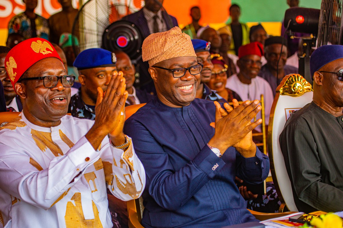 seyimakinde's tweet photo. Prof Soludo also commissioned the junction improvements executed by our administration at Agodi Gate, Civic Centre and Idi Ape, Ibadan. These junction improvements have reduced travel time and sanitised these areas which keys into our Omituntun 2.0 agenda on the Rule of Law in Oyo State.
Read my full remarks https://t.co/XjHUBI6bVS