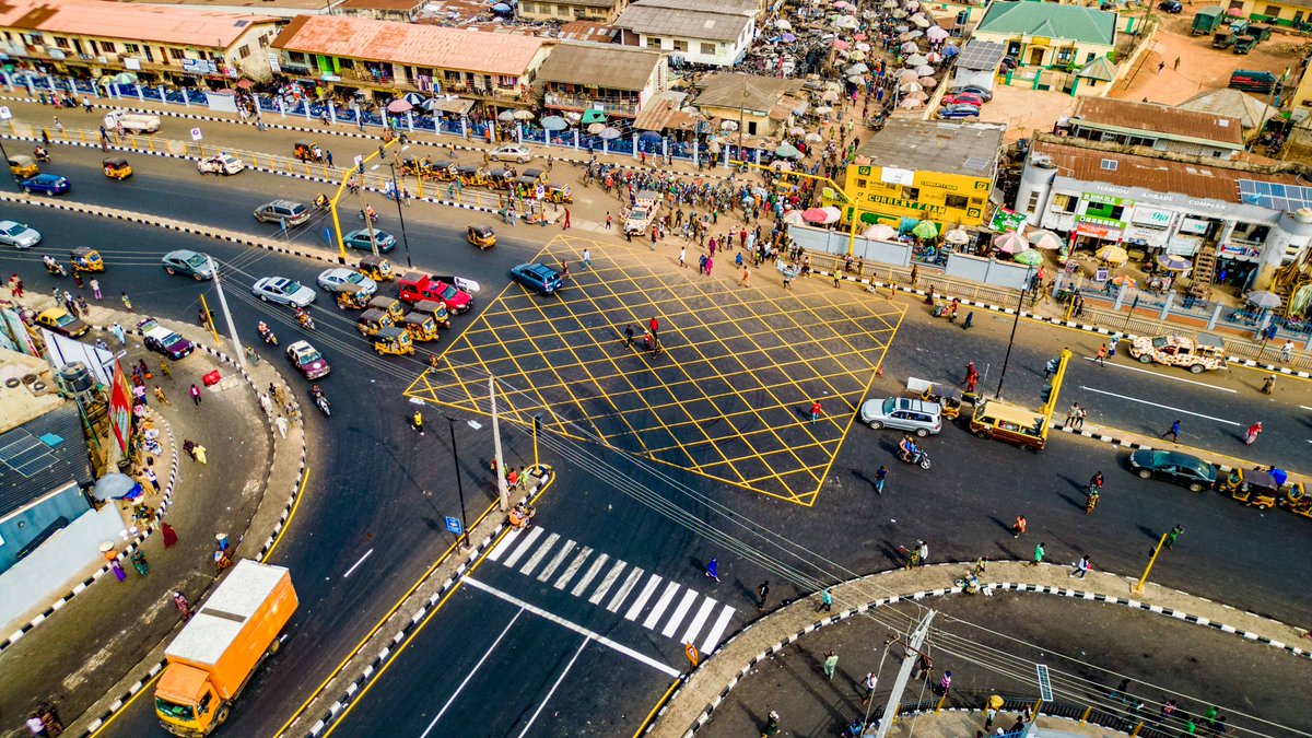 seyimakinde's tweet photo. Prof Soludo also commissioned the junction improvements executed by our administration at Agodi Gate, Civic Centre and Idi Ape, Ibadan. These junction improvements have reduced travel time and sanitised these areas which keys into our Omituntun 2.0 agenda on the Rule of Law in Oyo State.
Read my full remarks https://t.co/XjHUBI6bVS