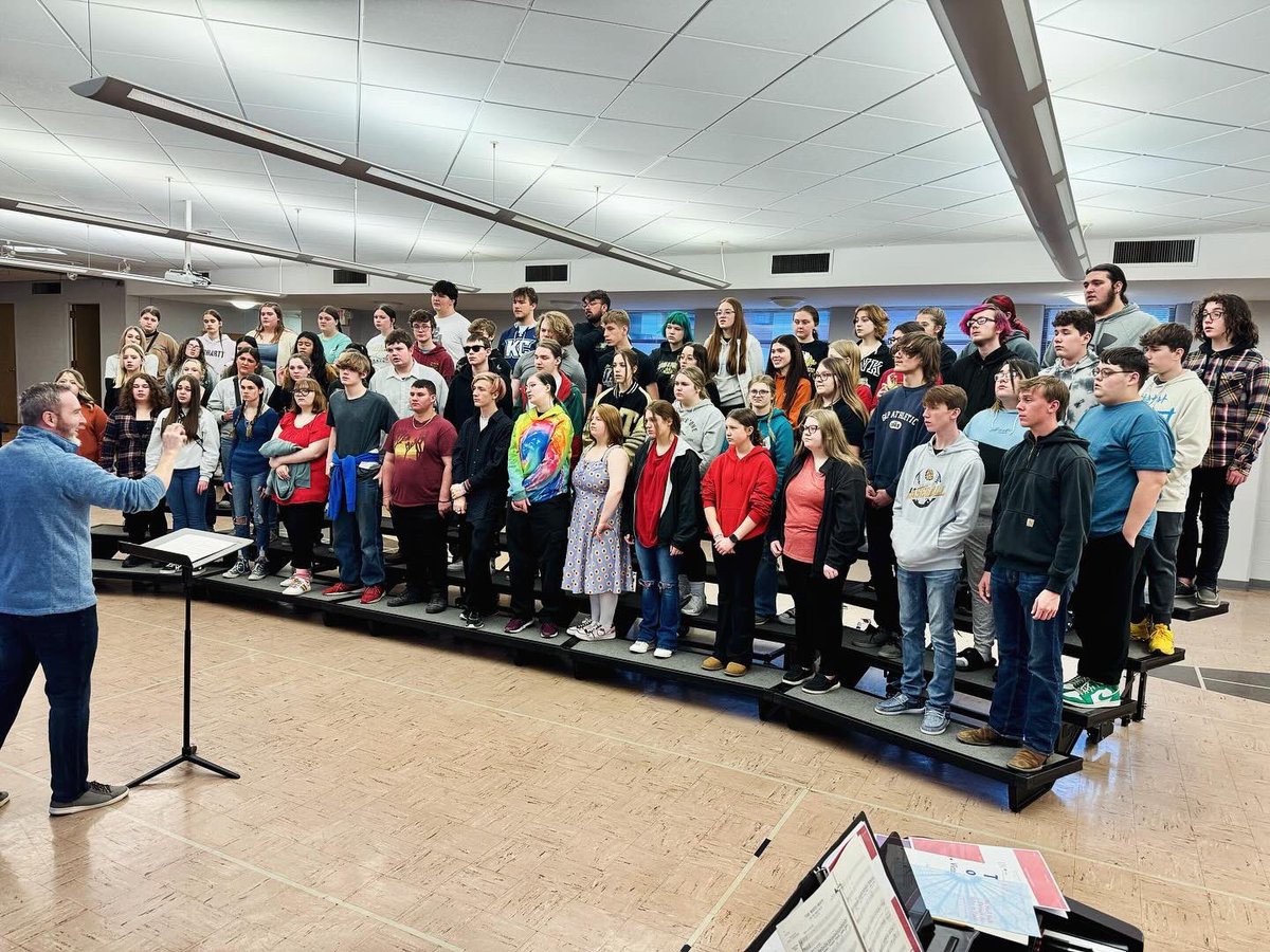 trentonr9choir's tweet photo. THS Choir had the opportunity to work with composer Ryan Main in Kansas City this morning. Ryan composed two of the pieces we’re working on this Spring. Thank you Mr. Main for such an awesome time and such an inspiring rehearsal! https://t.co/15PavFRC3j