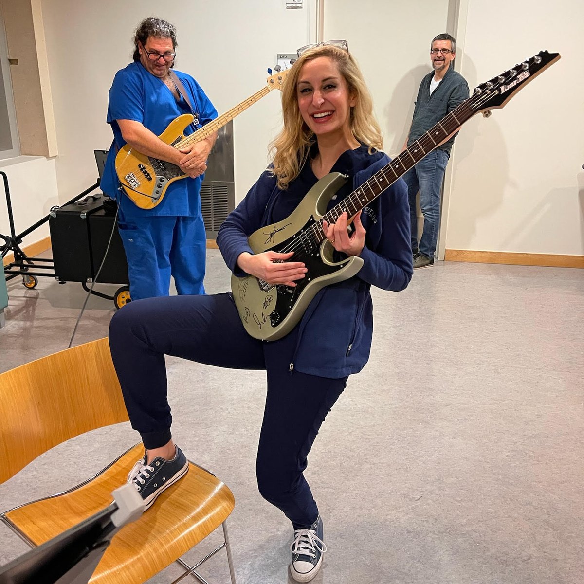 I’m going to the 2024 SBI Breast Imaging Symposium in Montreal this year and I’m bringing a guitar for the talent show! Come jam with me and let’s talk (and rock) breast cancer screening!

#sbi #sbisymposium #sbi2024 #breastcancerscreening #bcsm #breastcancer