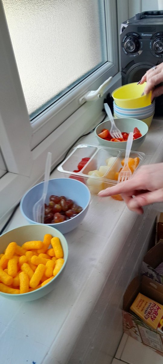 ohubo23's tweet photo. What an amazing session this little hub time, we painted bunnies 🐰, made Easter cards 🐣, and ended the day with an Easter egg hunt 🥚, thank you to all the mums and dad's who came. We are now off for the Easter break and will see you after the holidays 😀 https://t.co/Df8EWM2T6p